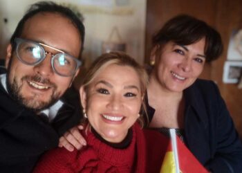 La expresidenta Jeanine Áñez y sus abogados.