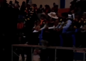 El acto en Potosí, luego de un apagón.