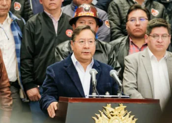 El presidente Luis Arce durante el anuncio del incremento. Foto: Lucho Arce.