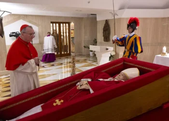 ataud_papa.jpg