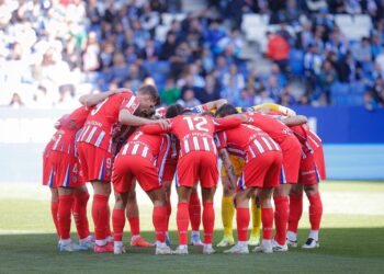 El plantel del Atlético de Madrid antes de un partido