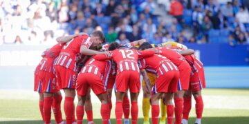 El plantel del Atlético de Madrid antes de un partido