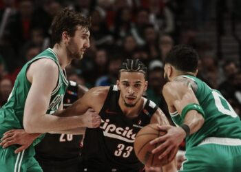 Incidencia del choque entre 'Celtics' y 'Blazers'