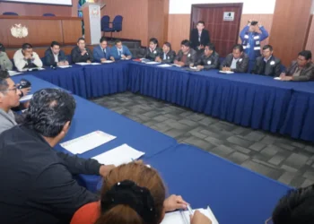 La reunión entre Contracabol y Gobierno. Foto: APG.