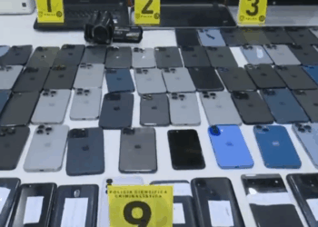 Los celulares incautados en El Alto.