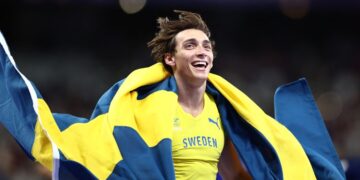 Armand Duplantis representando a su país en los Juegos Olímpicos