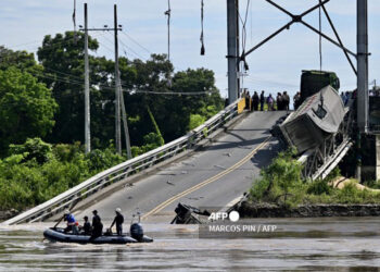 ecuador_puente.jpg