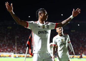 Bruno Henrique celebra su gol