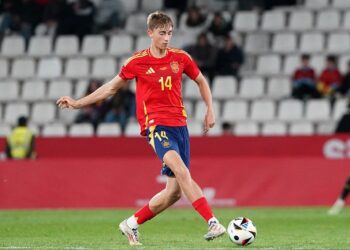 Dean Huijsen con las selecciones menores de España.