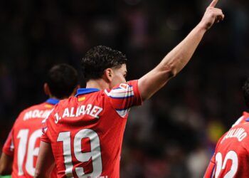 Álvarez celebra uno de sus goles