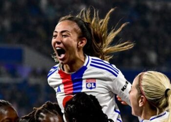Jugadoras del Olympique de Lyon celebran el pase a semifinales