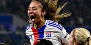Jugadoras del Olympique de Lyon celebran el pase a semifinales