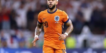 Depay con la cimeset de la 'Oranje'