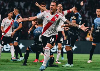 Leandro González Pírez celebra su gol en Copa Argentina