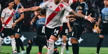 Leandro González Pírez celebra su gol en Copa Argentina