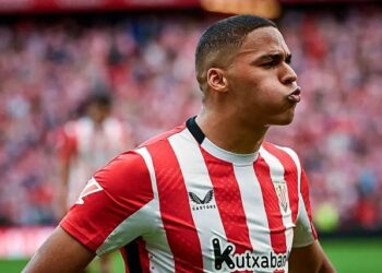 Maroan Sannadi con la camiseta del Athletic Club