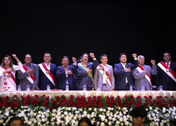 Sesión por el aniversario de Tarija.