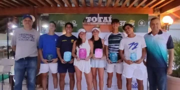 Fotos de los campeones. (Créditos: Asociación Departamental de Tenis Santa Cruz)