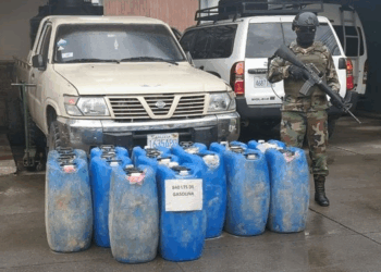 La gasolina incautada en Yapacaní.