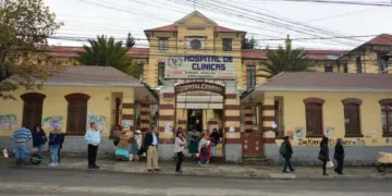 Frontis del Hospital de Clínicas en La Paz. FOTO: RRSS