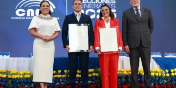 Daniel Noboa y la vicepresidenta María José Pinto, recibieron sus credenciales/ RRSS Daniel Noboa