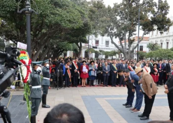 El presidente Luis Arce y autoridades de Gobierno participaron en los actos protocolares por el grito libertario de Chuquisaca. FOTO: Álvaro Ruiz