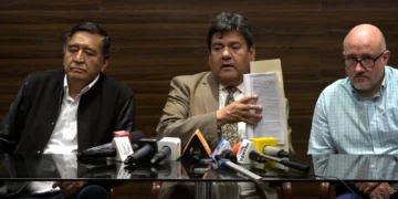 Funcionarios de la Alcaldía de Cochabamba en conferencia de prensa. FOTO: GAMC