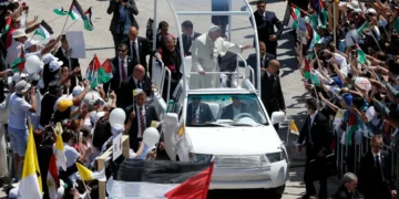 El Papa utilizó el papamóvil en su visita a Tierra Santa/AFP