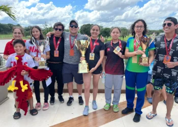 Los capitanes de los clubes premiados en el nacional de aguas abiertas (Feboda).