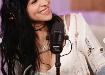 Cazzu estuvo en un programa argentino de streaming. Foto: Captura.