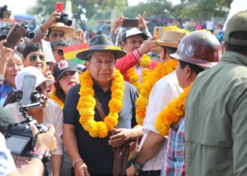 El vicepresidente David Choquehuanca llega hasta la celebración de los trabajadores por el 1 de mayo. Foto: Vicepresidencia