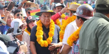 El vicepresidente David Choquehuanca llega hasta la celebración de los trabajadores por el 1 de mayo. Foto: Vicepresidencia