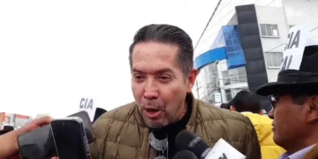 El exalcalde de Warnes, Mario Cronenbol, llegó a la proclamación de Andrónico Rodríguez.