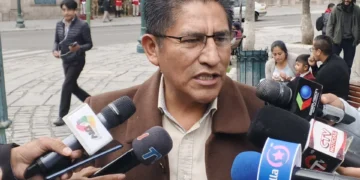 El jefe nacional de MTS Félix Patzi es entrevistado por la prensa. Foto: DTV