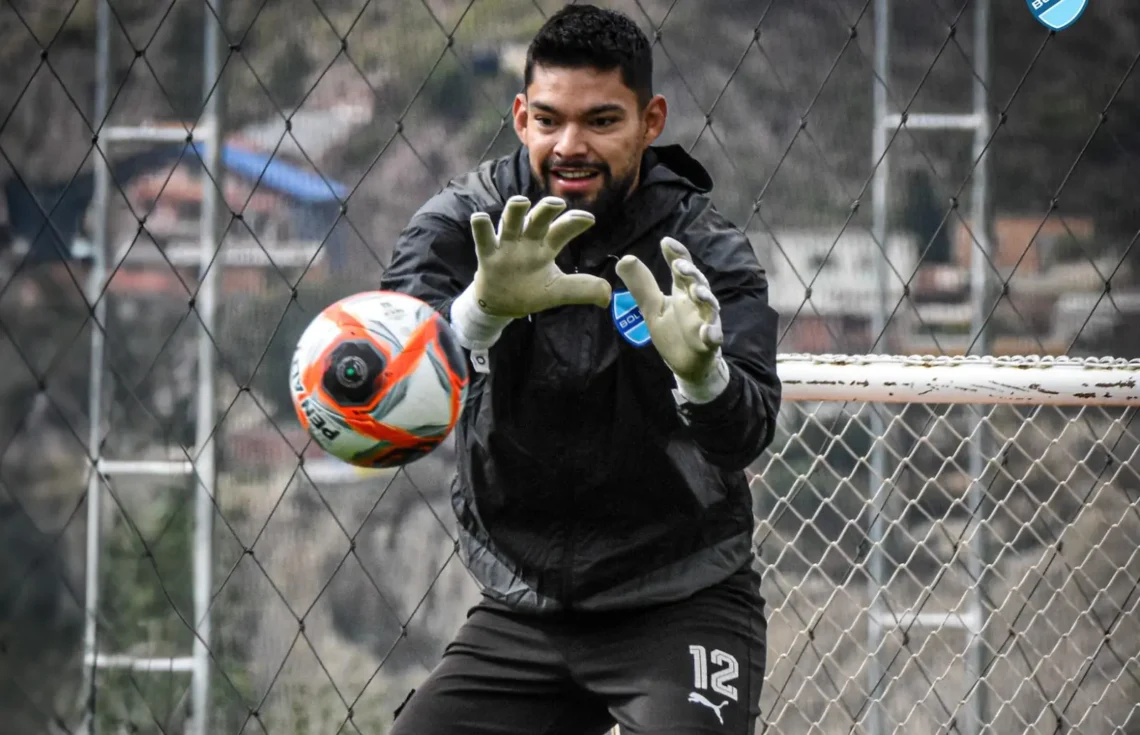El guardameta bolivarista Rubén Cordano en la práctica en Ananta. (Club Bolívar).