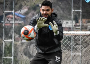 El guardameta bolivarista Rubén Cordano en la práctica en Ananta. (Club Bolívar).