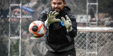 El guardameta bolivarista Rubén Cordano en la práctica en Ananta. (Club Bolívar).