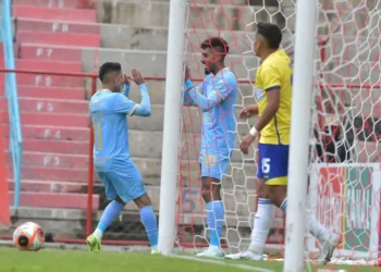 Ramiro Vaca felicita a Fabio Gomes en el Titán de El Altp