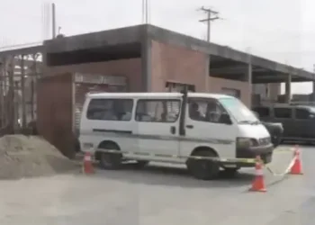 El vehículo secuestrado por la Policía. Foto: Captura Bolivia Tv.