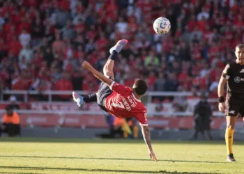 Montiel al momento de marcar su gol