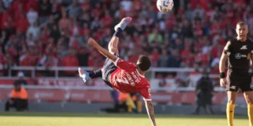 Montiel al momento de marcar su gol