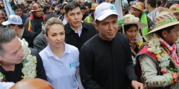 Mariana Prado y Andrónico Rodríguez, cuando acudieron al Tribunal Electoral, el 19 de mayo. Foto: APG