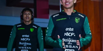 El volante Miguel Terceros en los vestuarios del Hernando Siles (FBF)