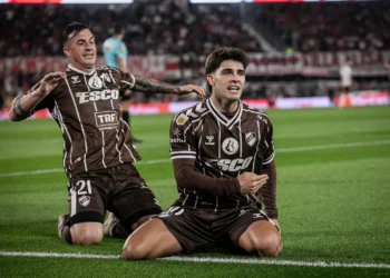 Vicente Taborda celebra su gol