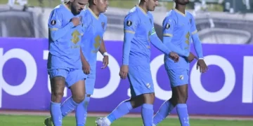 Los jugadores de la Academia celebran la goleada a Cerro en La Paz (APG)