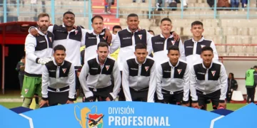 El representativo de El Alto, Always Ready, ayer en el estadio 'Titán' (APG)