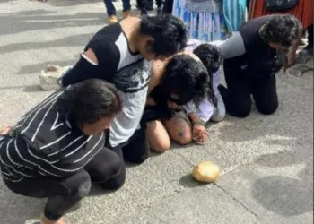 Funcionarias municipales fueron vejadas en Cochabamba.