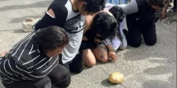 Funcionarias municipales fueron vejadas en Cochabamba.