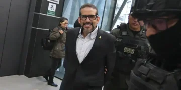 El gobernador Luis Fernando Camacho es trasladado a su audiencia judicial por el caso golpe de Estado I, referencial.
Foto: APG