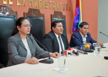 El presidente del Consejo de la Magistratura, Manuel Baptista, brinda una conferencia de prensa. Foto: Consejo de la Magistratura.